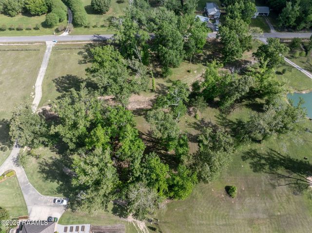 70 Mcveigh Road, Arnaudville, LA 70512