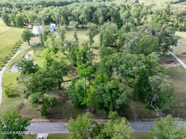70 Mcveigh Road, Arnaudville, LA 70512