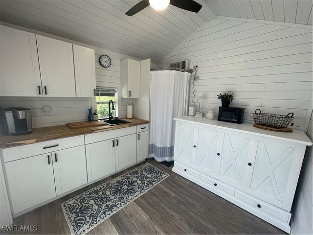 4628 Southern Breeze DR, Naples, FL 34114