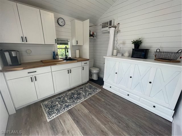 4628 Southern Breeze DR, Naples, FL 34114