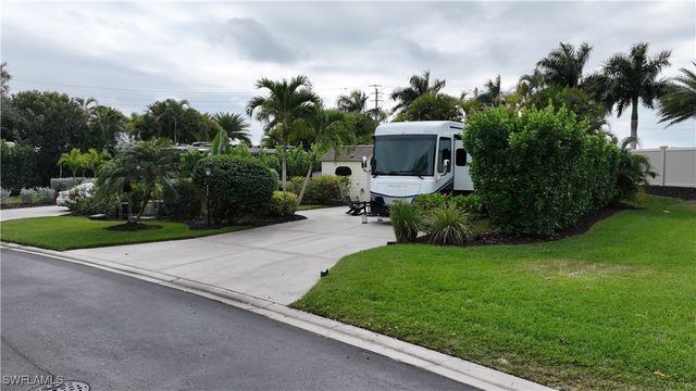 4628 Southern Breeze DR, Naples, FL 34114