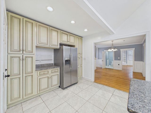 154 Maxfield St, New Bedford, MA 02740