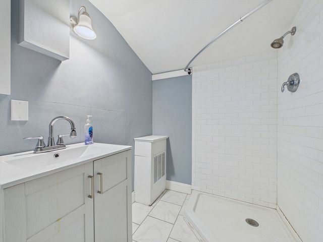 154 Maxfield St, New Bedford, MA 02740