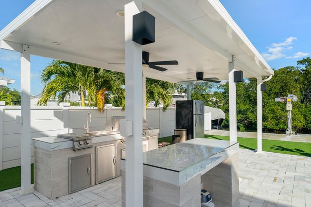 204 La Paloma Road, Key Largo, FL 33037