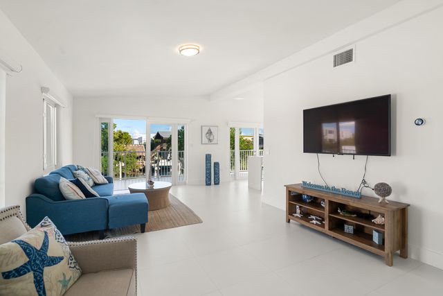 204 La Paloma Road, Key Largo, FL 33037