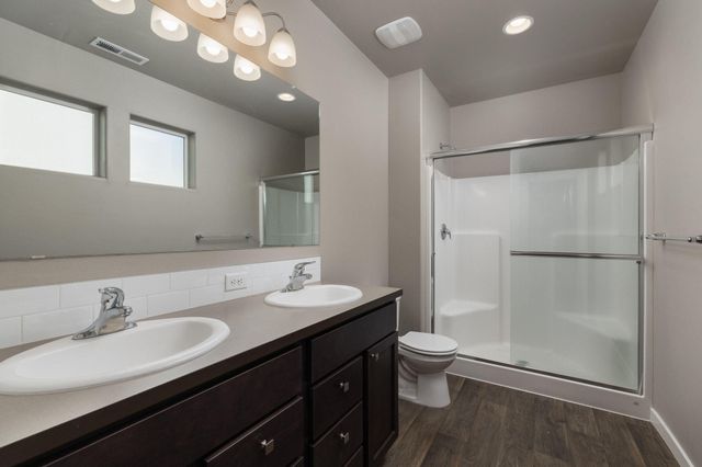 2557 NW Spruce Place, Redmond, OR 97756