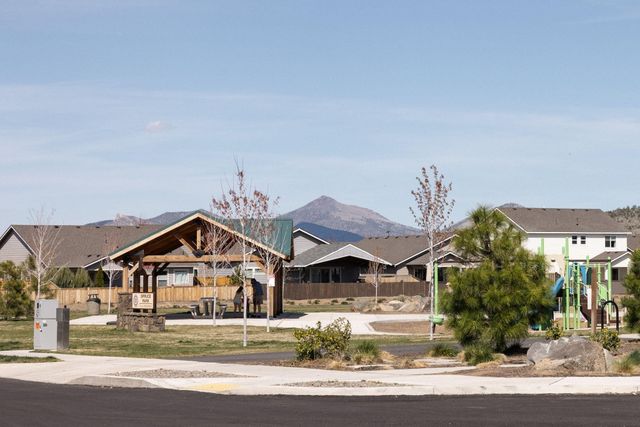 2557 NW Spruce Place, Redmond, OR 97756