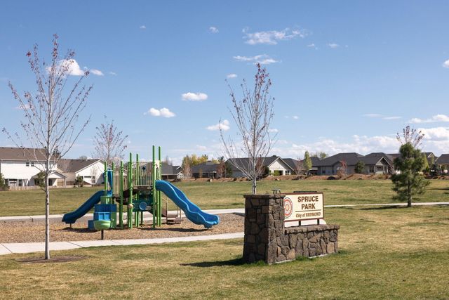 2557 NW Spruce Place, Redmond, OR 97756