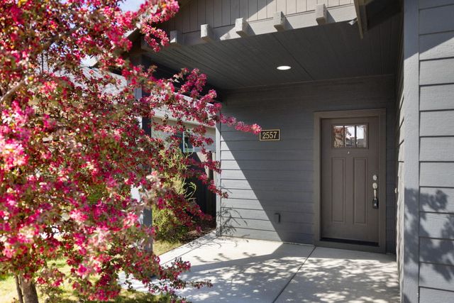 2557 NW Spruce Place, Redmond, OR 97756