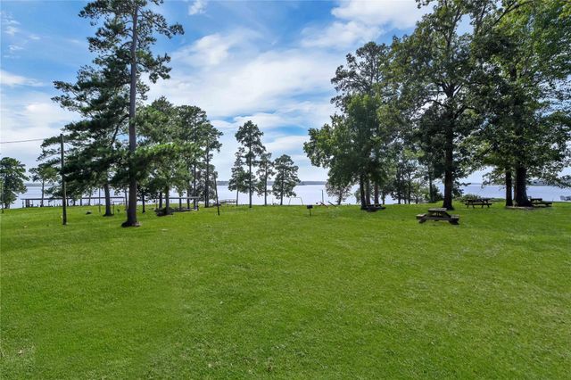 365 N Point Drive N, Trinity, TX 75862
