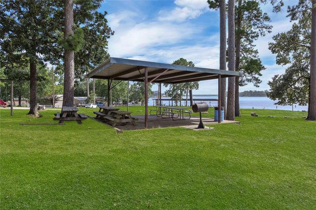 365 N Point Drive N, Trinity, TX 75862