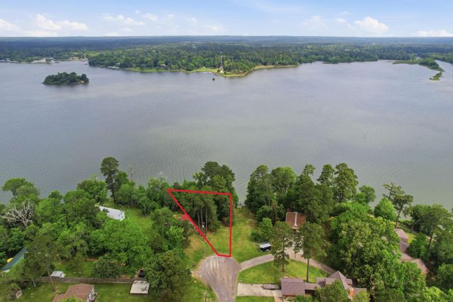 365 N Point Drive N, Trinity, TX 75862