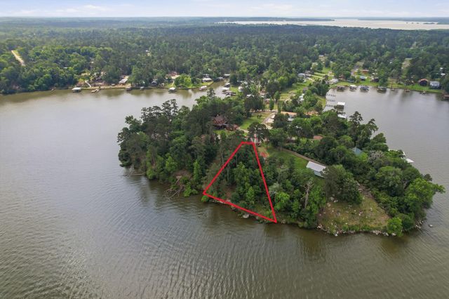 365 N Point Drive N, Trinity, TX 75862