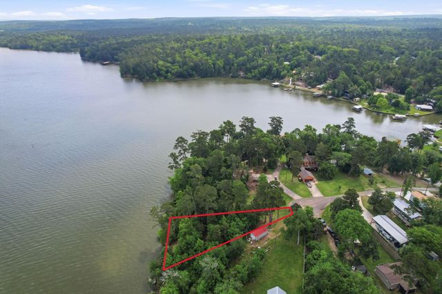 365 N Point Drive N, Trinity, TX 75862