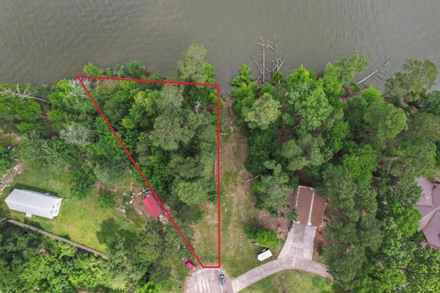 365 N Point Drive N, Trinity, TX 75862