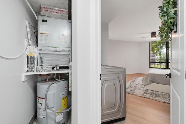 6751 N University Drive Unit 212, Tamarac, FL 33321