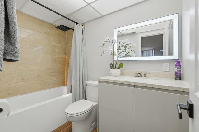 6751 N University Drive Unit 212, Tamarac, FL 33321