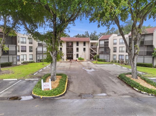 6751 N University Drive Unit 212, Tamarac, FL 33321
