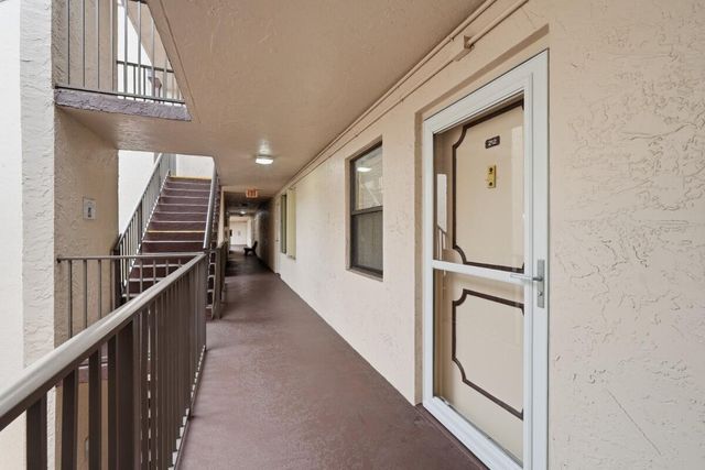 6751 N University Drive Unit 212, Tamarac, FL 33321