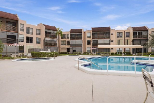 6751 N University Drive Unit 212, Tamarac, FL 33321