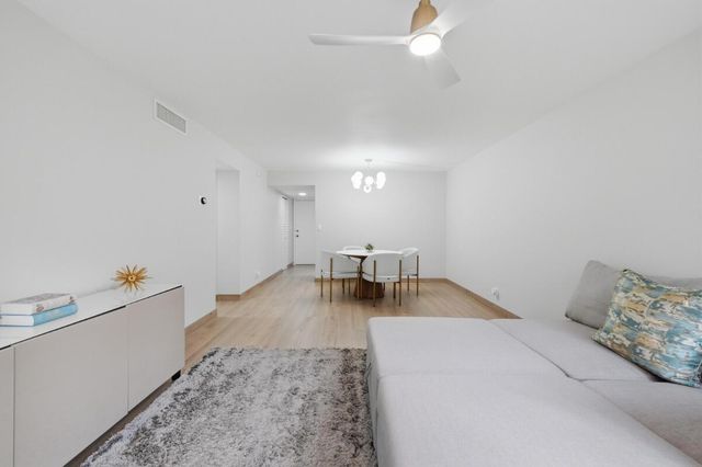 6751 N University Drive Unit 212, Tamarac, FL 33321