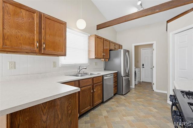 2612 White Manor Court, St Louis, MO 63114