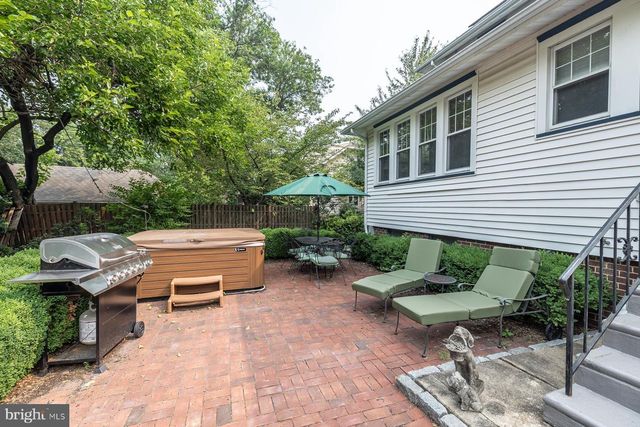 208 W BROWNING RD, Collingswood, NJ 08108