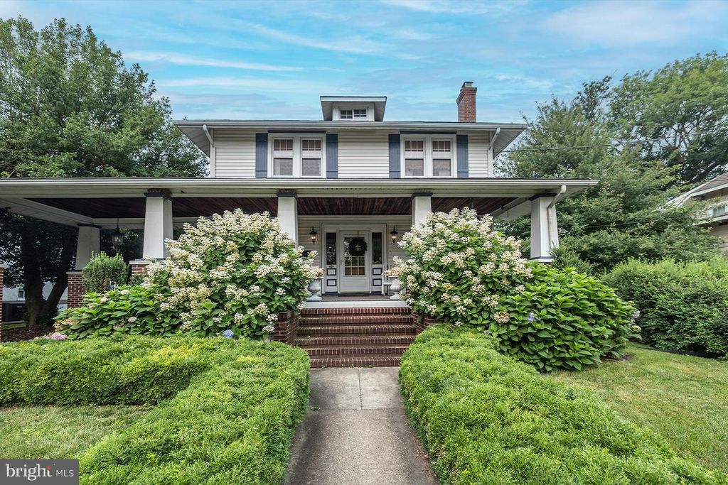 208 W BROWNING RD, Collingswood, NJ 08108
