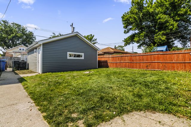 6155 W Cornelia Avenue, Chicago, IL 60634