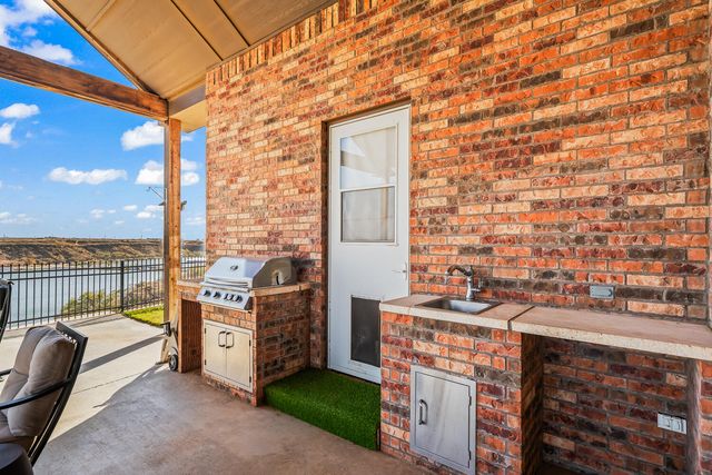 306 Palomino Drive, Lubbock, TX 79404