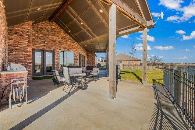 306 Palomino Drive, Lubbock, TX 79404