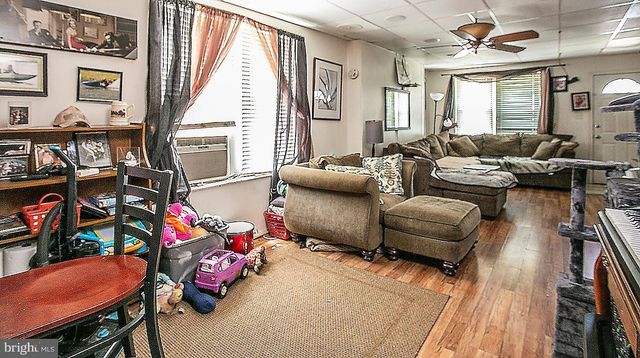 1301 E 9TH ST, Crum Lynne, PA 19022