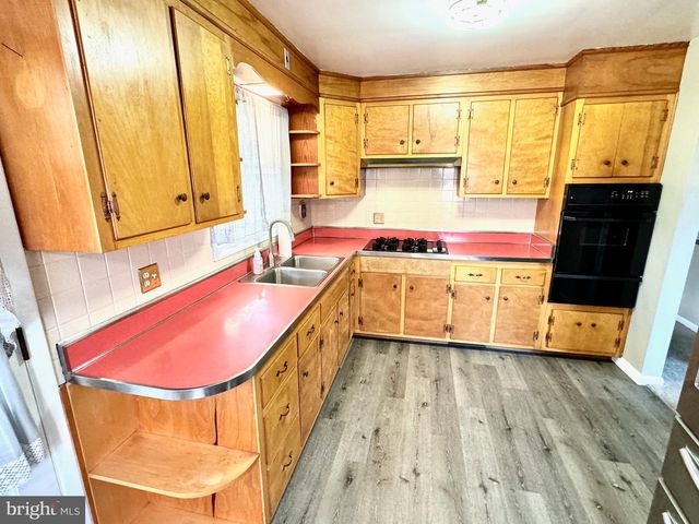 108 LINCOLN AVE, Robesonia, PA 19551