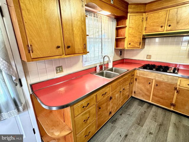 108 LINCOLN AVE, Robesonia, PA 19551