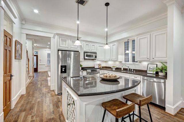 508 W 17th Street, Houston, TX 77008