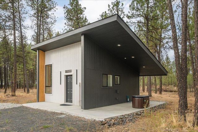 16771 S Sherman Rd, Cheney, WA 99004