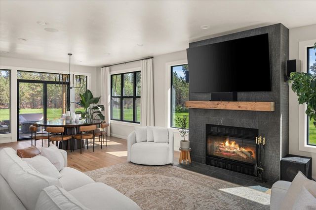 16771 S Sherman Rd, Cheney, WA 99004