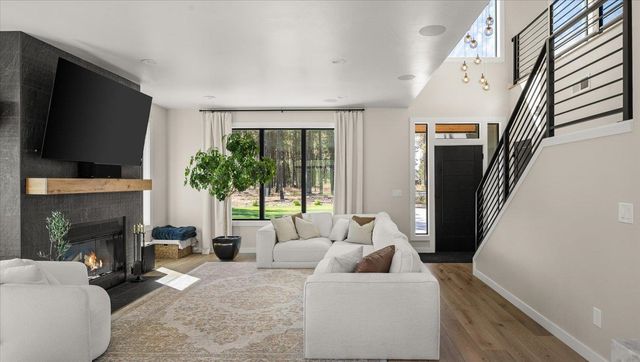 16771 S Sherman Rd, Cheney, WA 99004