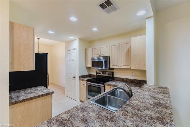 15989 Mandolin Bay DR # 204, Fort Myers, FL 33908