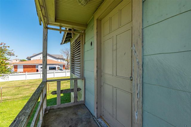 5621 Avenue Q 1/2, Galveston, TX 77551