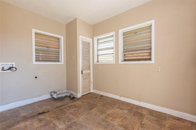 5621 Avenue Q 1/2, Galveston, TX 77551
