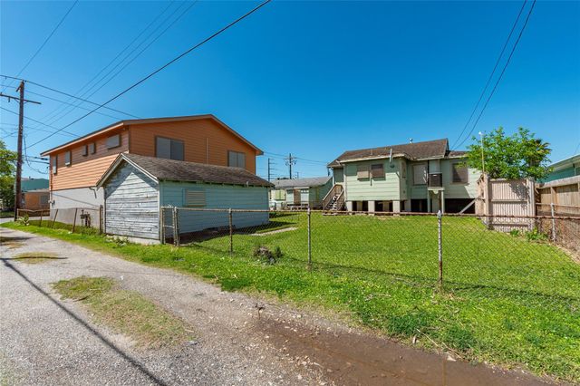 5621 Avenue Q 1/2, Galveston, TX 77551