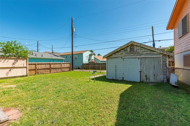 5621 Avenue Q 1/2, Galveston, TX 77551