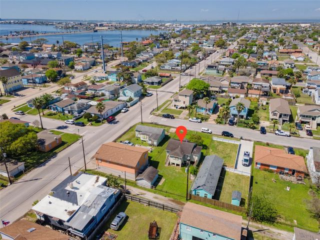 5621 Avenue Q 1/2, Galveston, TX 77551