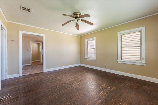 5621 Avenue Q 1/2, Galveston, TX 77551