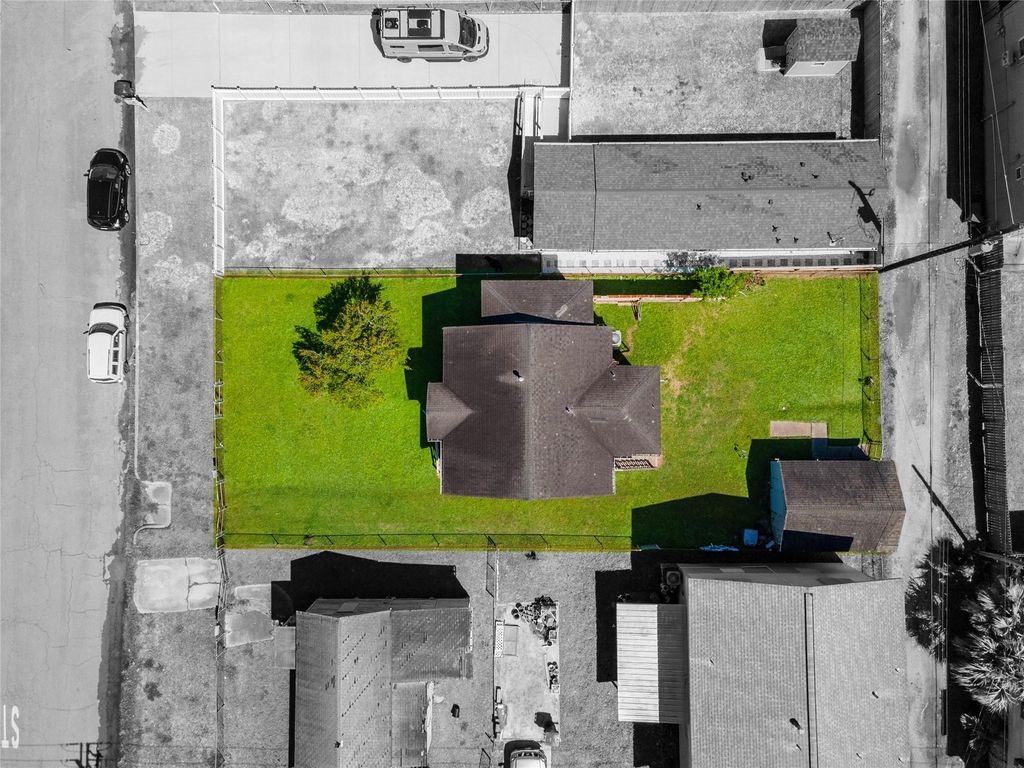 5621 Avenue Q 1/2, Galveston, TX 77551