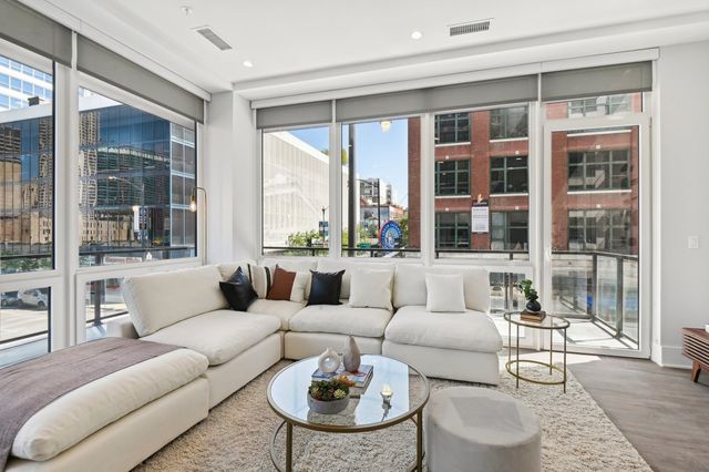 812 W Adams Street 604, Chicago, IL 60607