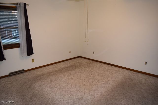 67156 S Almar Lane, St Clairsville, OH 43950