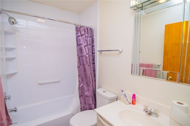 67156 S Almar Lane, St Clairsville, OH 43950