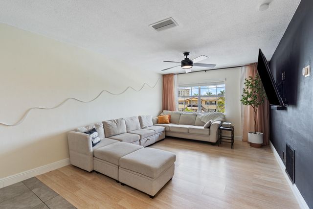 299 SW 7TH Street 2060, Boca Raton, FL 33432